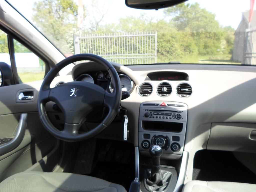 Peugeot 308 hdi 110 ch blue lion prmium pack 5 portes garage Eroudeville occasions