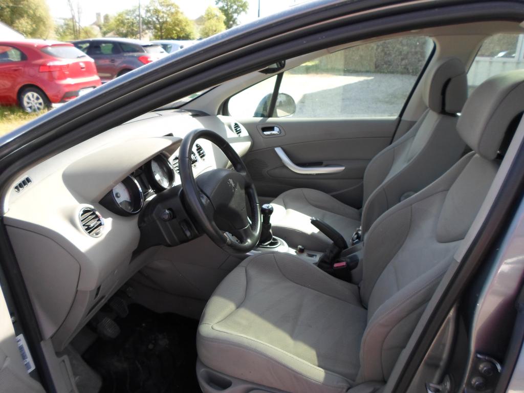 Peugeot 308 hdi 110 ch blue lion prmium pack 5 portes garage Eroudeville occasions