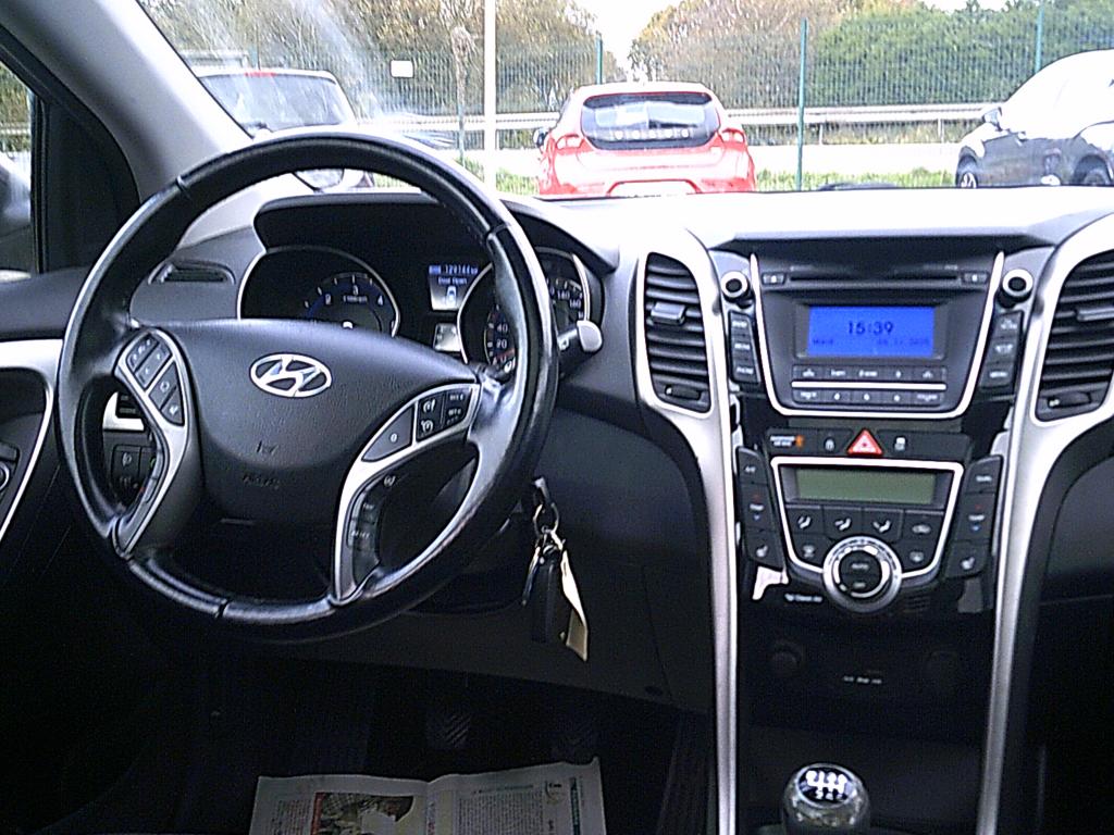 Hyundai i30 sw 1.6 crdi 110 ch panoramic sunsation garage brix occasions